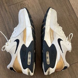 Nike AIR Women’s Size 9 Tennis Shoes